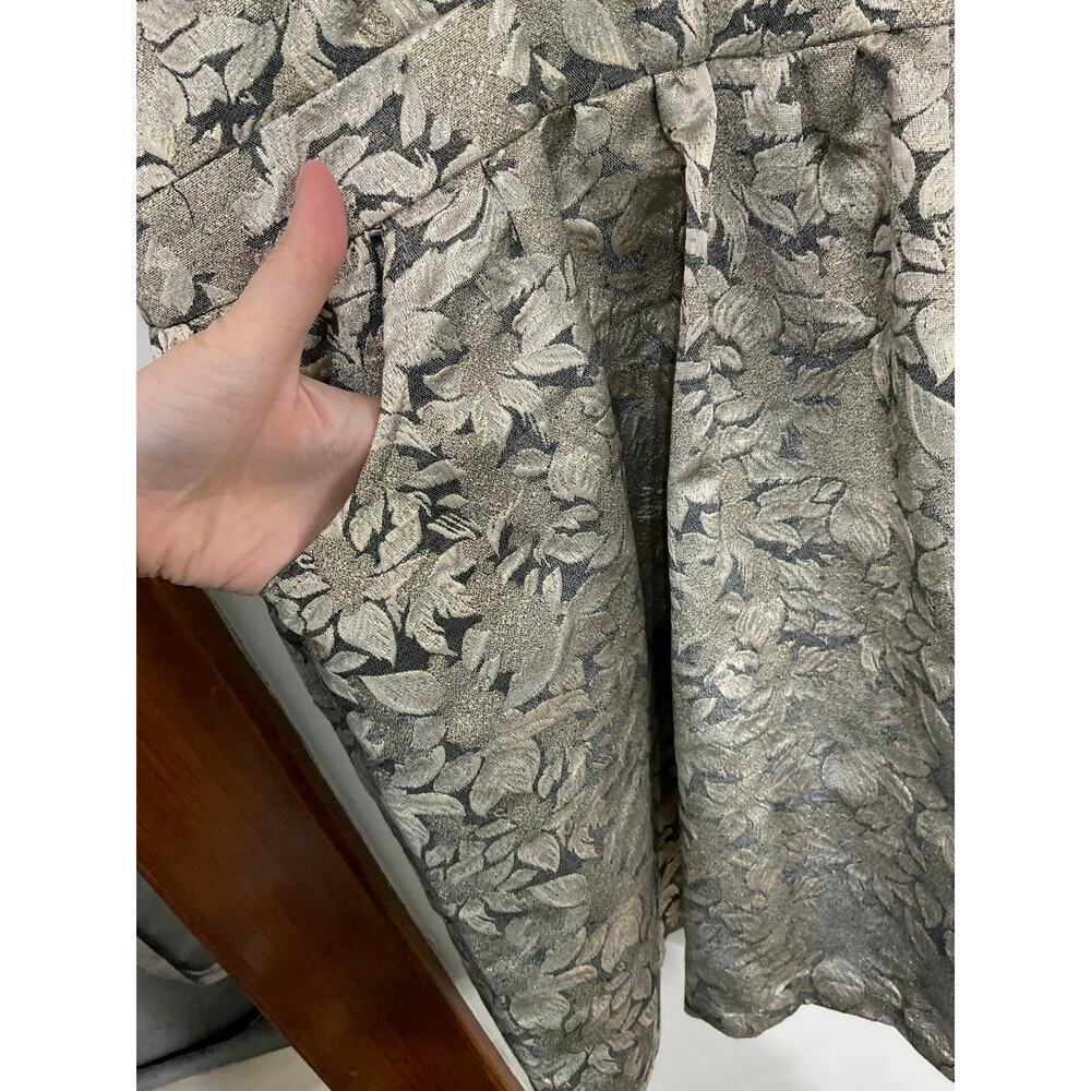 Under Skies Gold Leaves Cocktail Mini Dress Sz Large Sleeveless V-Neck Metallic - Picture 7 of 8